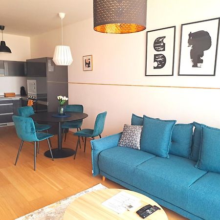 Apartamento Stylish Getaway In Prime Bratislava Location - By The Danube And Old Town Exterior foto